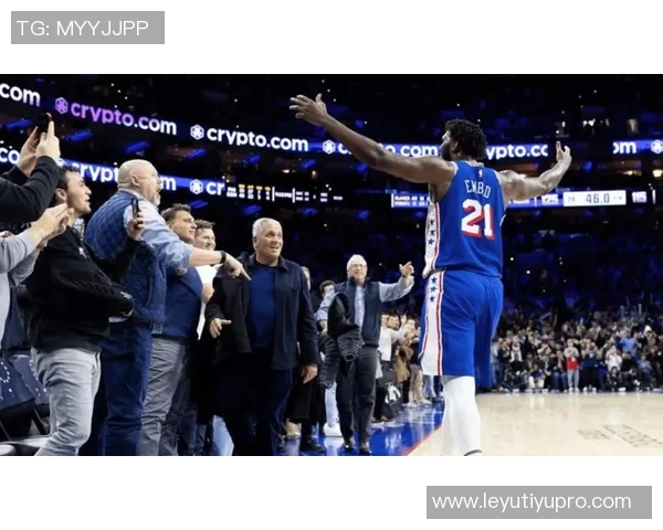 哈登三分首球遭格莱姆斯肘击裁判未作判罚引争议