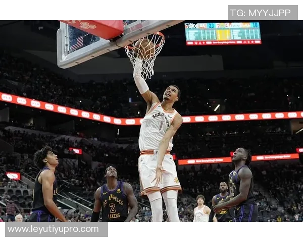 文班亚马称赞本赛季第二次战胜雷霆的比赛令人赏心悦目表现出色