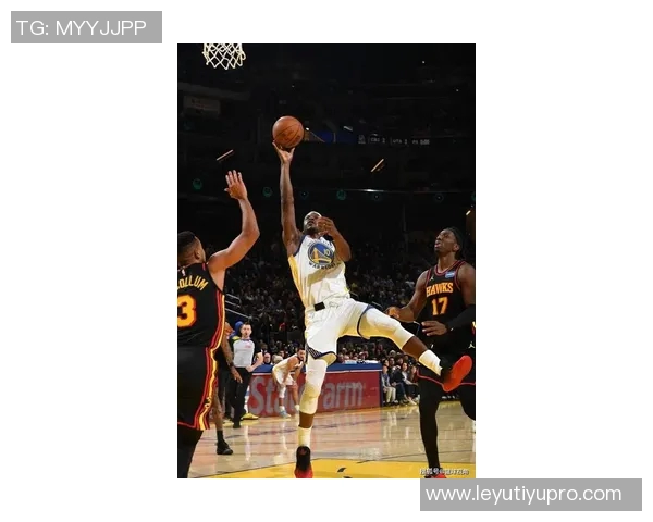 勇士开局强势发力巴特勒拼劲扑抢助攻库里三分轰炸老鹰